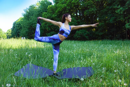 Yoga-Leggings-Deeper-Into-the-Blue-Aquarell
